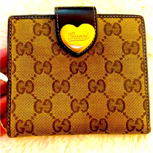 Authentic Gucci Mono Double Snap Wallet. Made in Italy. SERIAL #: 203549-0959 - Picture 3 of 10